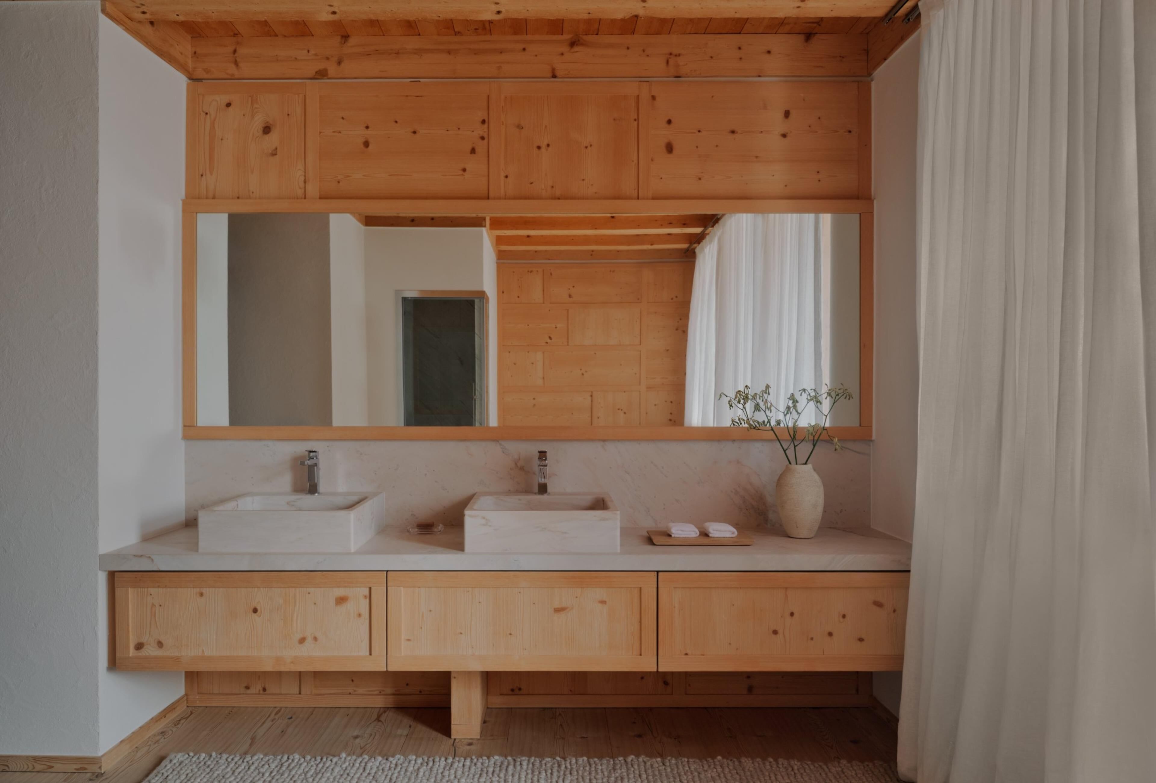 suite (zeno) | minibar, in-room safe, free wifi