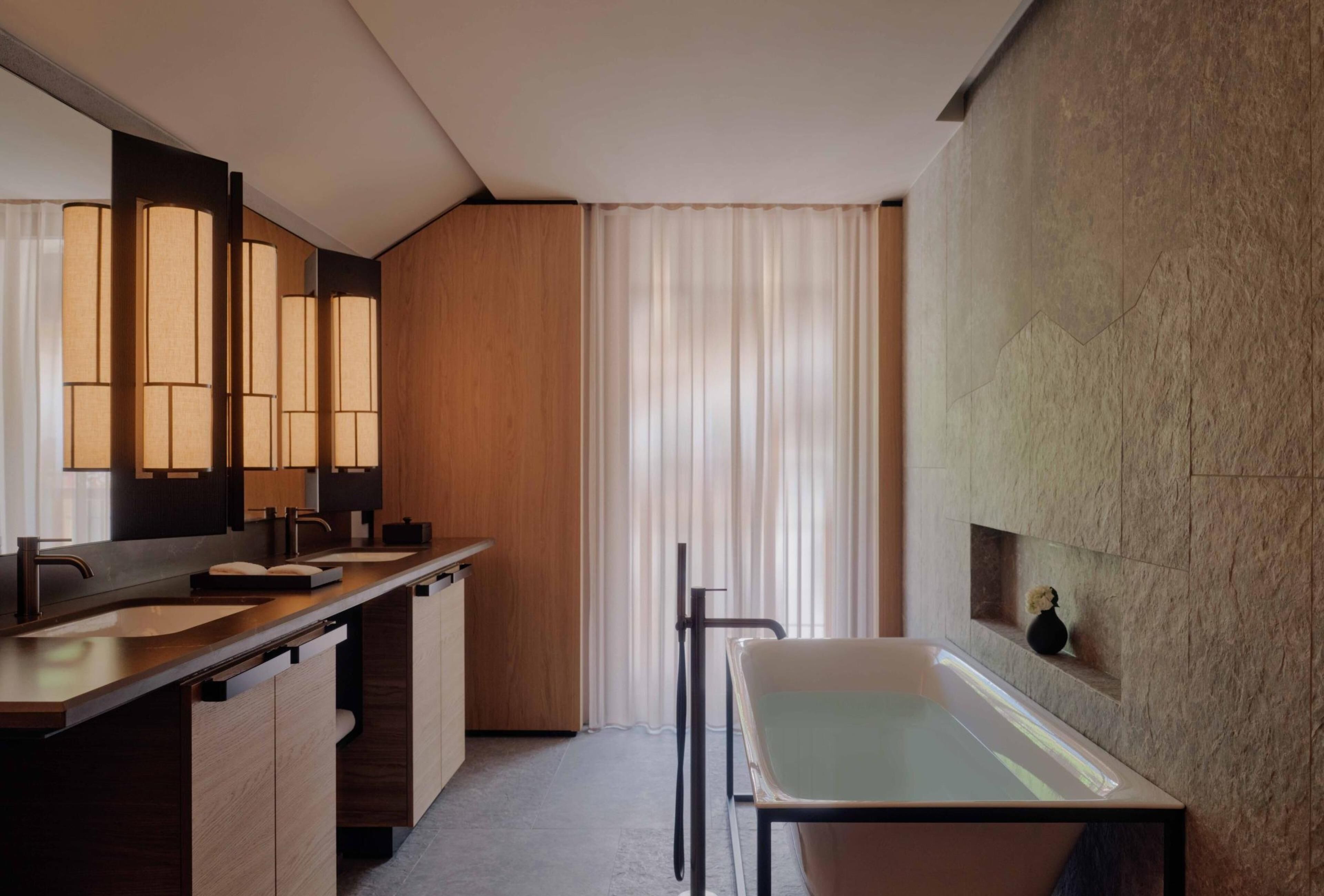 minibar, in-room safe, free wifi