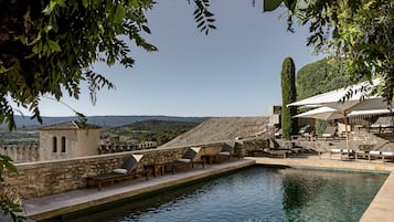 Seasonal outdoor pool, pool umbrellas, sun loungers