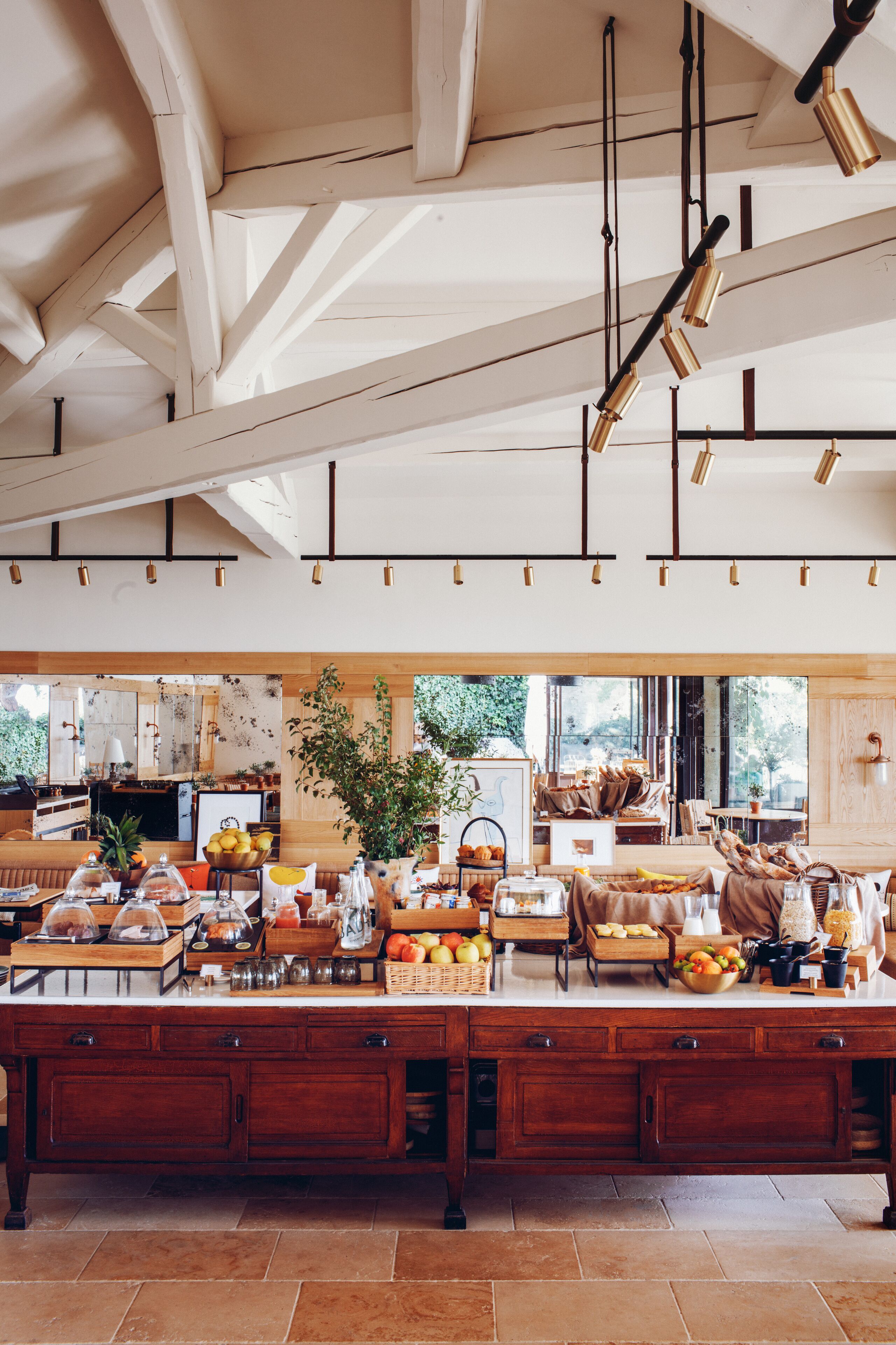 Breakfast (EUR 35 per person)