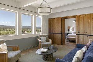 Deluxe Suite (Ventoux) | 2 bedrooms, premium bedding, free minibar items, in-room safe