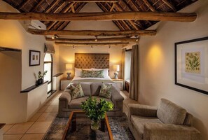 Legacy Room | Minibar, in-room safe, free WiFi, bed sheets