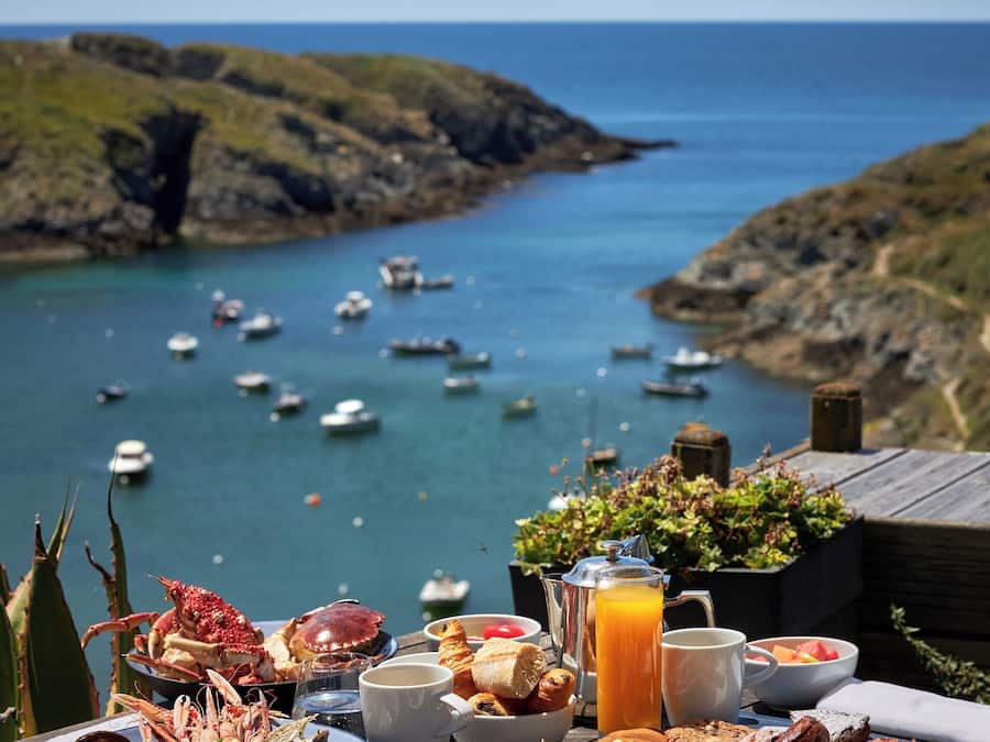 Desayuno buffet diario (EUR 29 por persona)