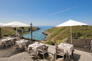 2 restaurants, breakfast, lunch, dinner served; Regional cuisine