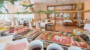 Daily buffet breakfast (EUR 20.00 per person)