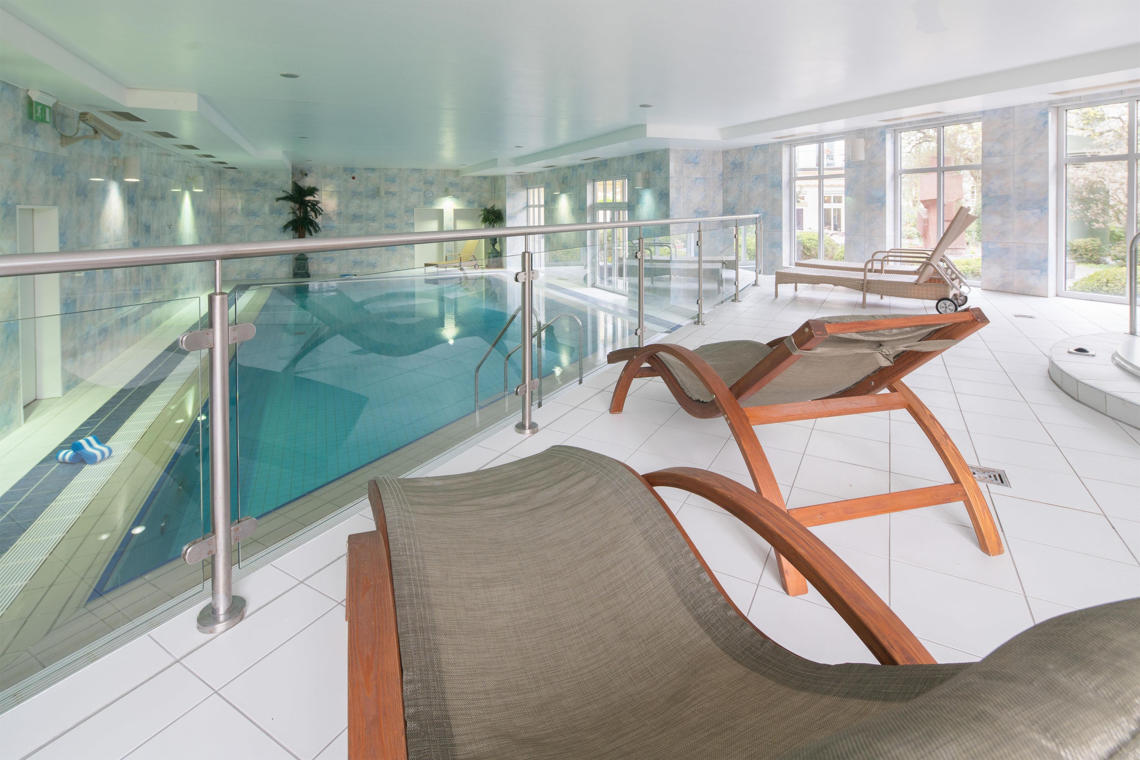 Indoor pool, sun loungers
