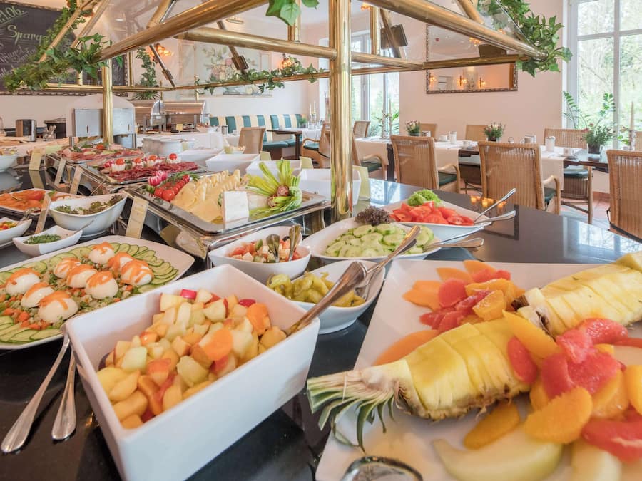 Daily buffet breakfast for a fee