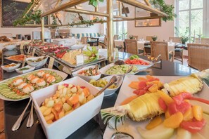 Tägliches Frühstücksbuffet gegen Gebühr