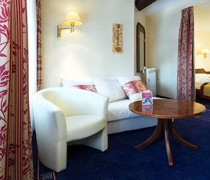 Junior Suite | Living area | TV