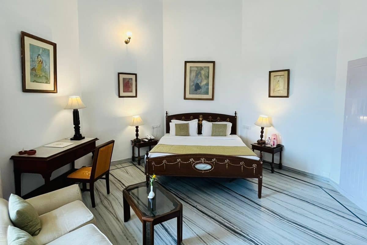 Phòng Suite Deluxe | Minibar với thức ăn, đồ uống miễn phí, két bảo mật tại phòng