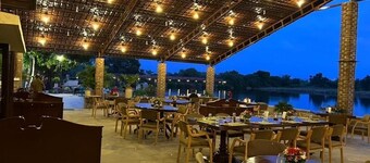 Shikarbadi Hotel