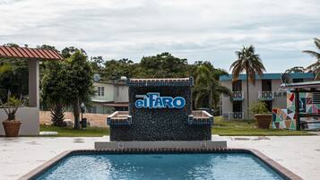 2 outdoor pools, sun loungers