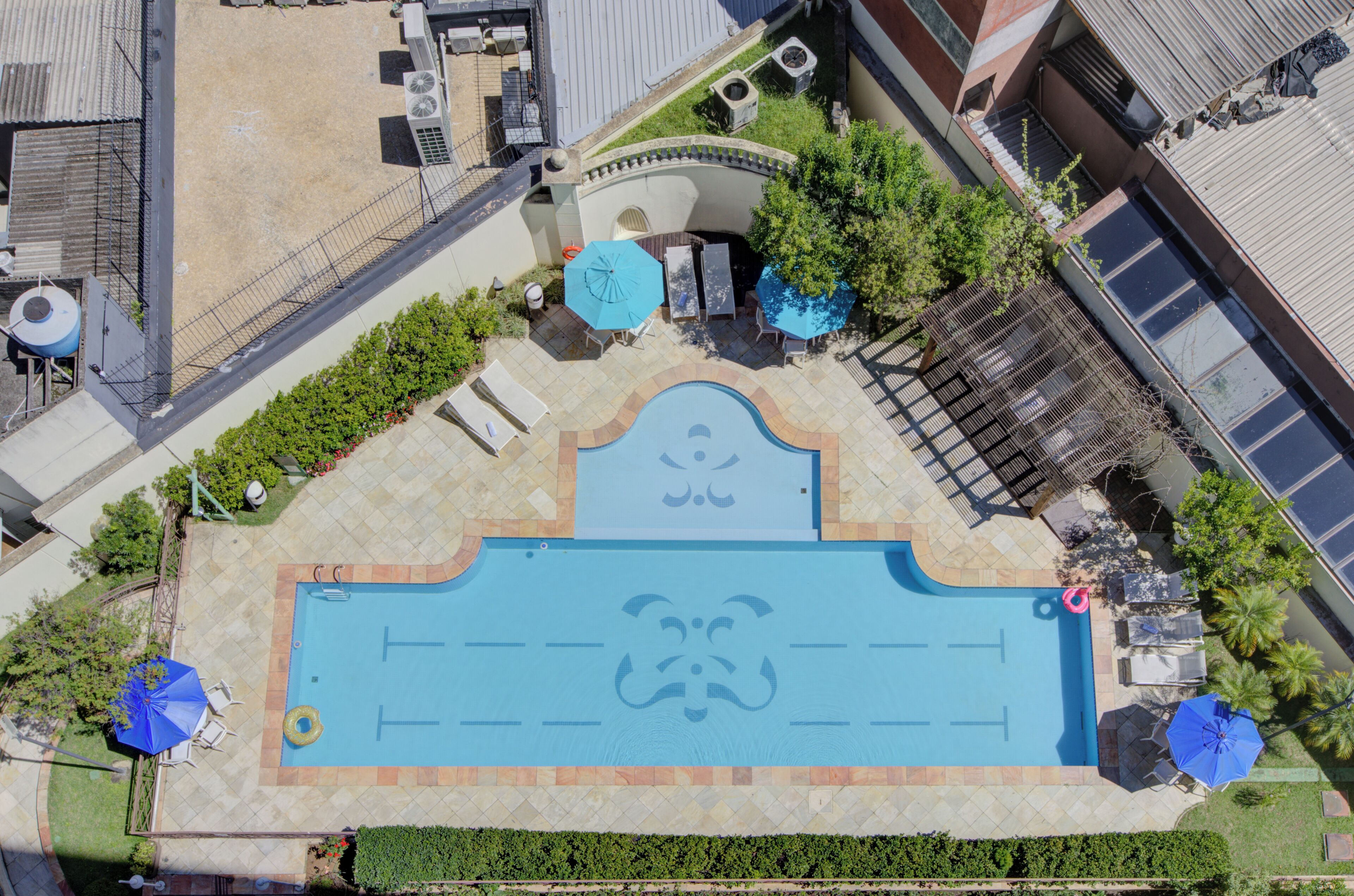 Outdoor pool, sun loungers