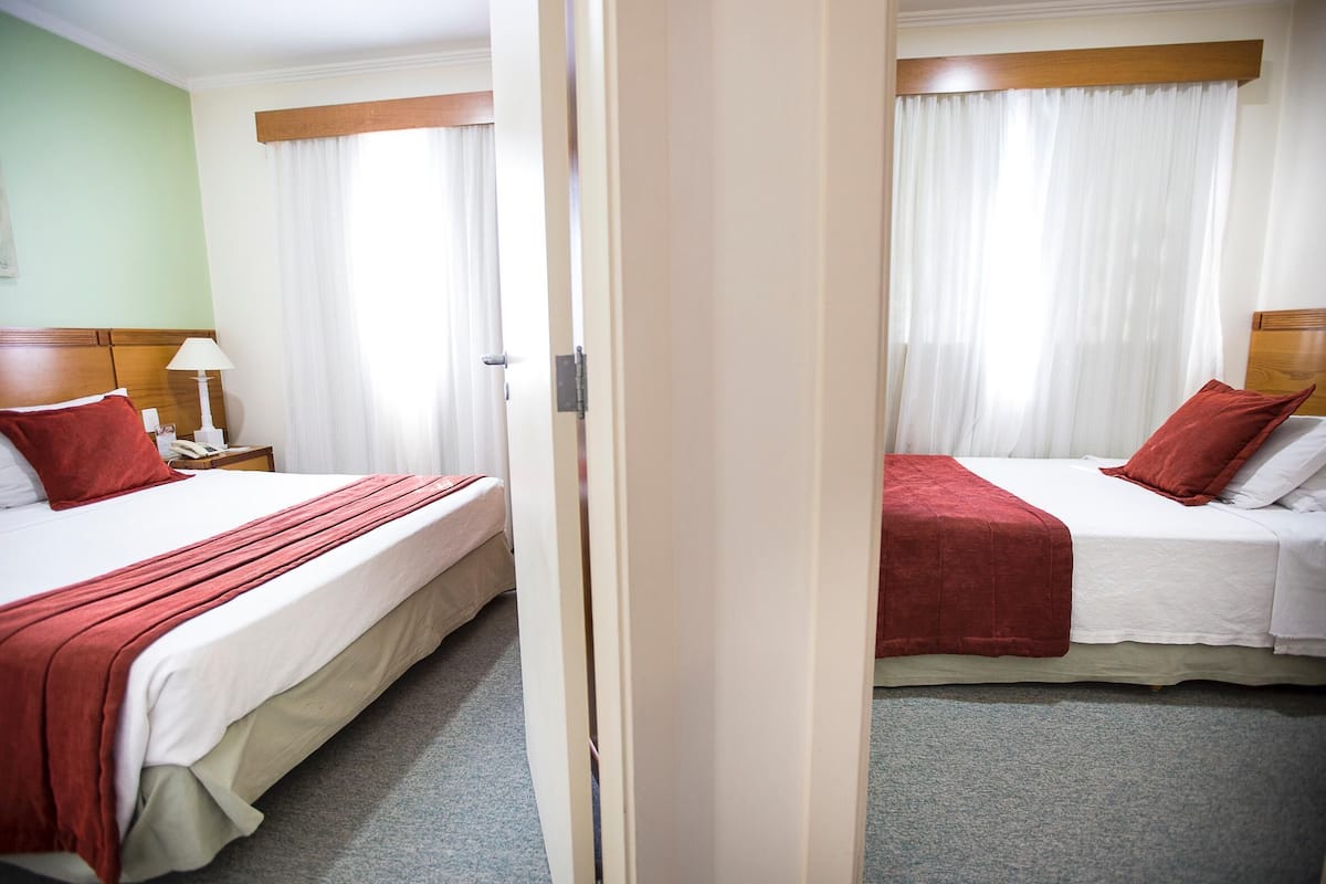 1 sovrum, minibar, värdeförvaringsskåp på rummet och skrivbord