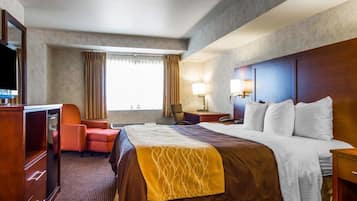 Desk, iron/ironing board, rollaway beds, free WiFi