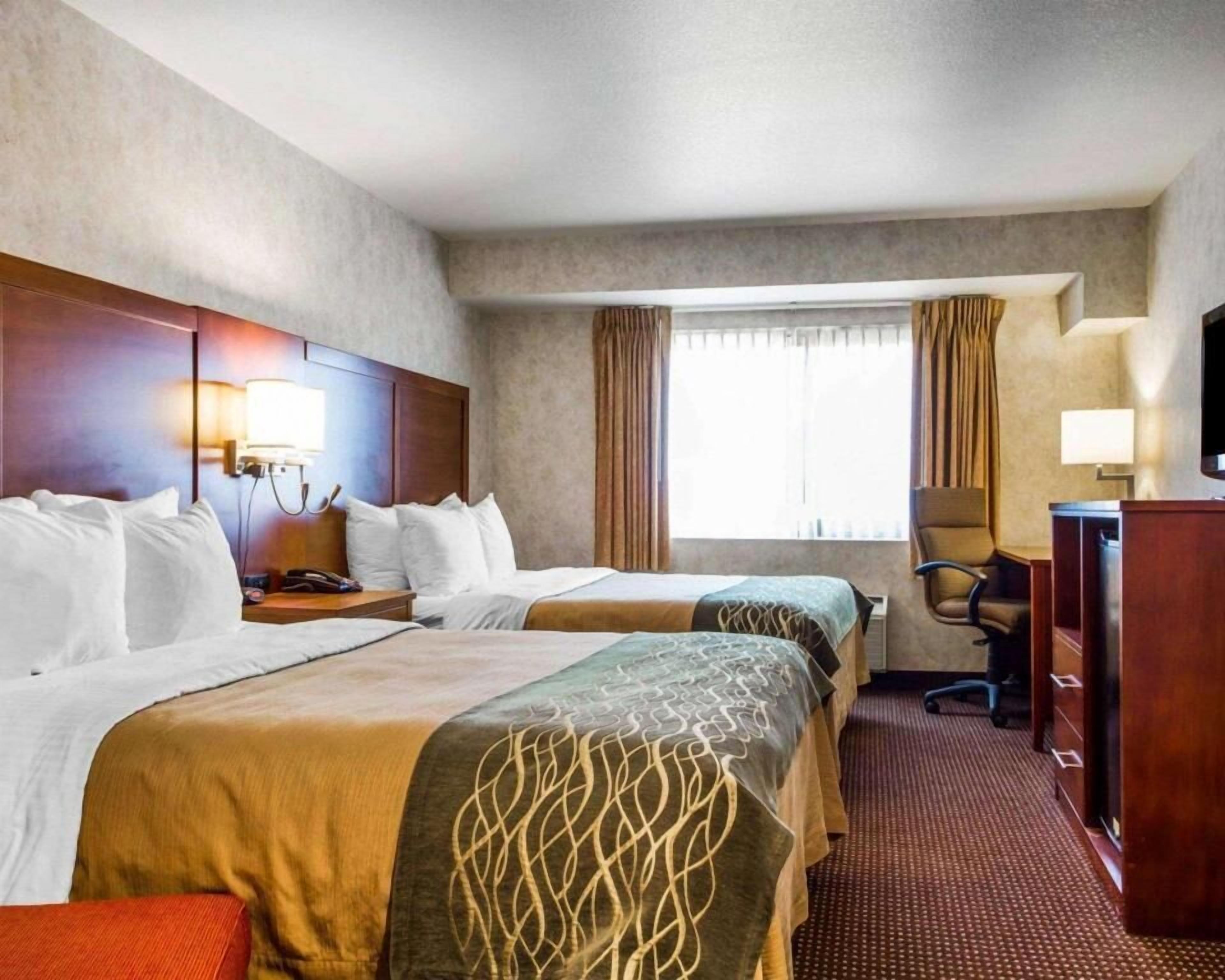 Desk, iron/ironing board, rollaway beds, free WiFi