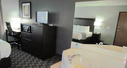 Oak Hill Inn & Suites