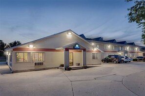 Exterior - Days Inn by Wyndham Williamsburg (Williamsburg)