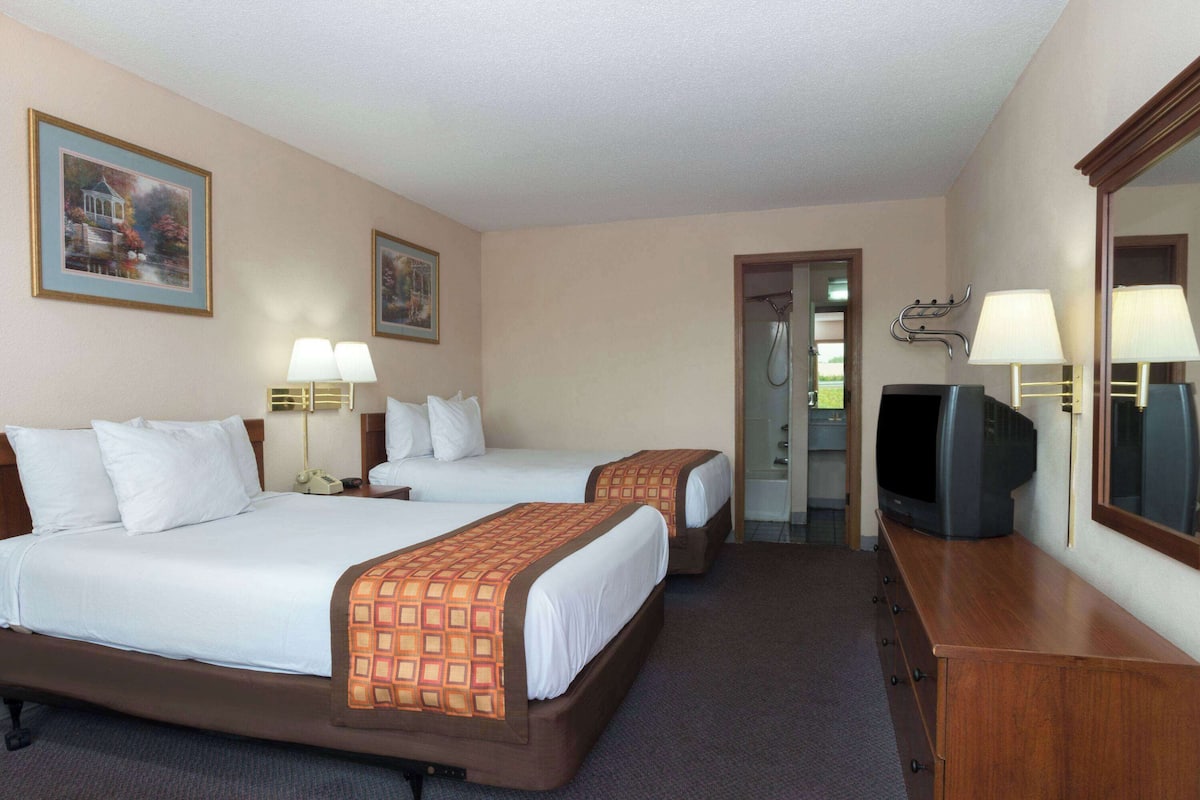 Room, 2 Double Beds, Accessible, Non Smoking (Mobility) | Desk, blackout drapes, free cribs/infant beds, free WiFi