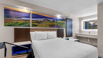 Room, 1 Queen Bed, Non Smoking | Desk, blackout drapes, free cribs/infant beds, free WiFi