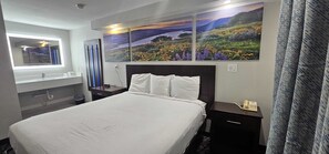 Escritorio, cortinas opacas, cunas gratuitas y wifi gratis