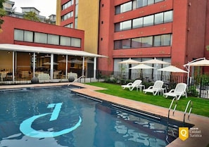 Outdoor pool, pool loungers