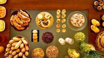Morgenmadsbuffet hver dag (10 EUR pr. person)