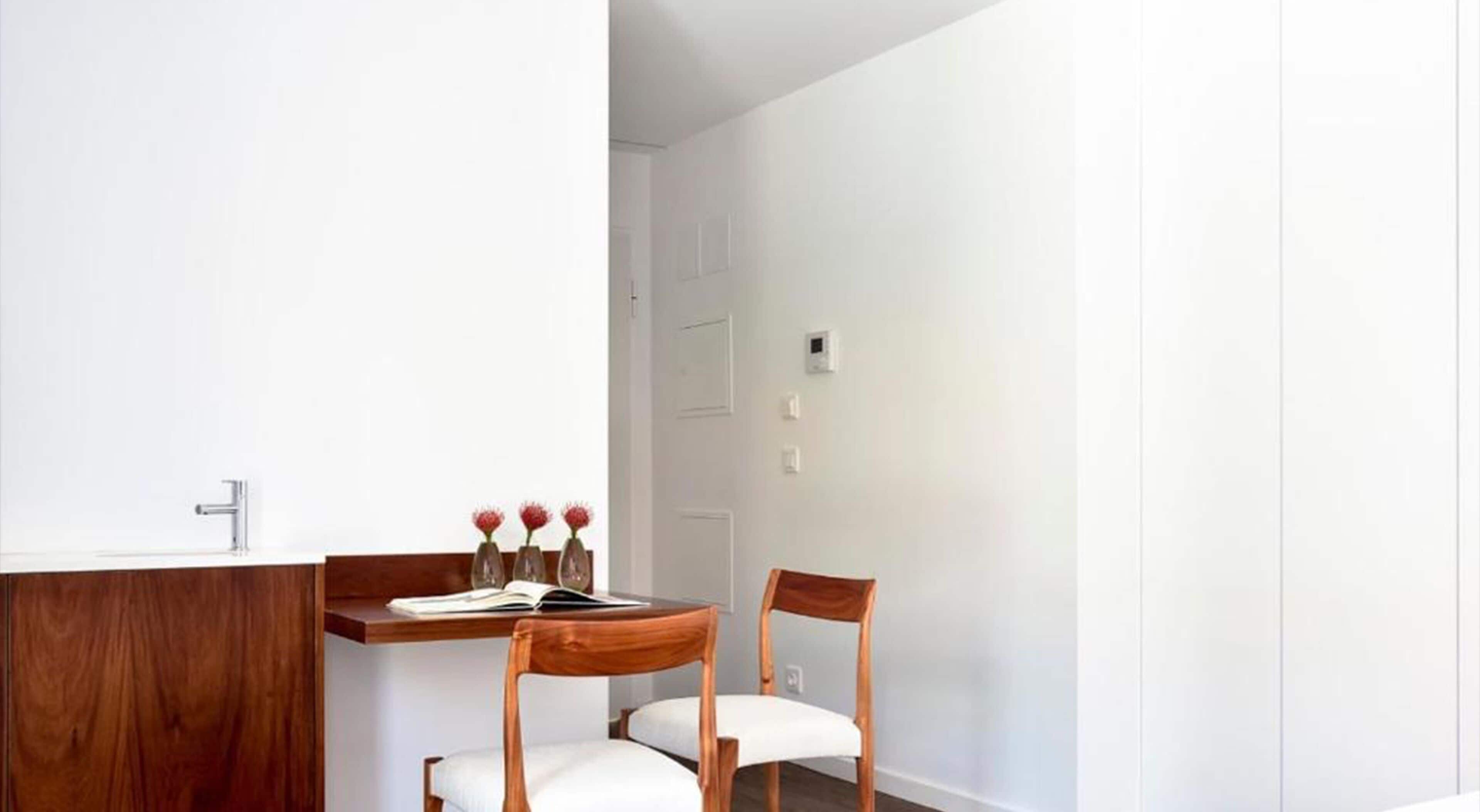 family junior suite | living area | 32-inch flat-screen tv with cable channels, tv