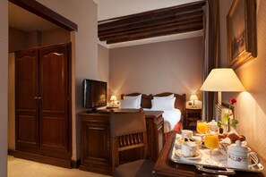 Room service – dining