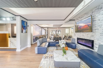 Breakfast area at Interurban Suites Hotel