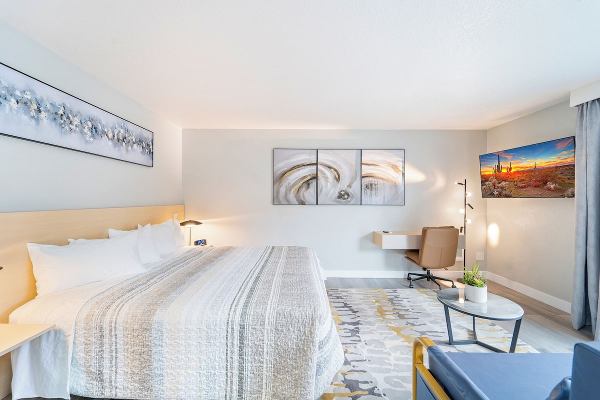 1 bedroom, premium bedding, pillowtop beds, individually decorated