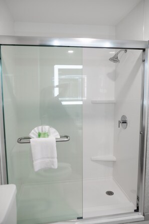 Bathroom shower - Holiday Inn Express & Suites Lake Forest by IHG (Lake Forest)
