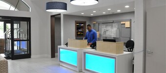 Holiday Inn Express & Suites Lake Forest by IHG