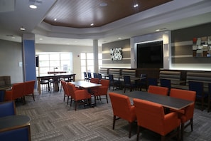 Restaurant - Holiday Inn Express & Suites Elk Grove Central - Hwy 99 by IHG (Elk Grove)