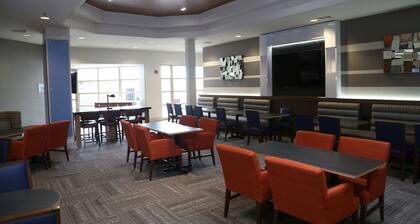 Holiday Inn Express & Suites Elk Grove Central - Hwy 99 by IHG