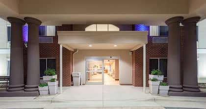 Holiday Inn Express Hotel & Suites Mebane by IHG