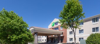 Holiday Inn Express Hotel & Suites Mebane by IHG
