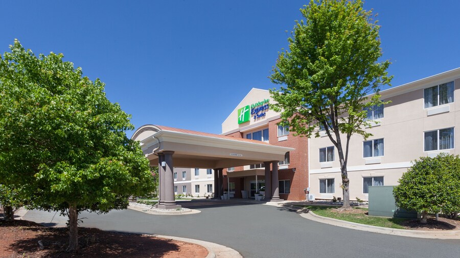 Holiday Inn Express Hotel & Suites Mebane by IHG
