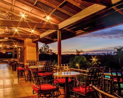 Breakfast, dinner served; Latin American cuisine, pool views 