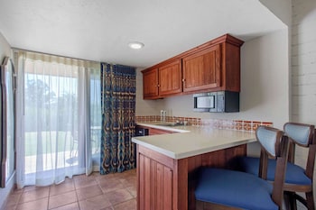 Hypo-allergenic bedding, pillowtop beds, desk, blackout drapes at La Posada Lodge & Casitas, Ascend Hotel Collection