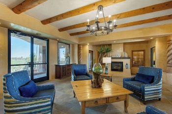 Hotel entrance and lobby at La Posada Lodge & Casitas, Ascend Hotel Collection
