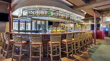 Breakfast, dinner served; Latin American cuisine, pool views