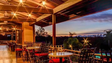 Breakfast, dinner served; Latin American cuisine, pool views