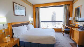 Suite, 1 Schlafzimmer | Minibar, Zimmersafe, Schreibtisch, schallisolierte Zimmer