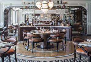 4 restaurants, breakfast, lunch, dinner served; Middle Eastern cuisine