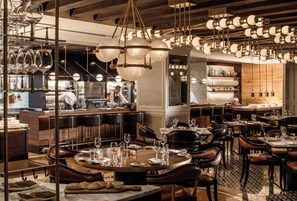 4 restaurants, breakfast, lunch, dinner served; Middle Eastern cuisine 