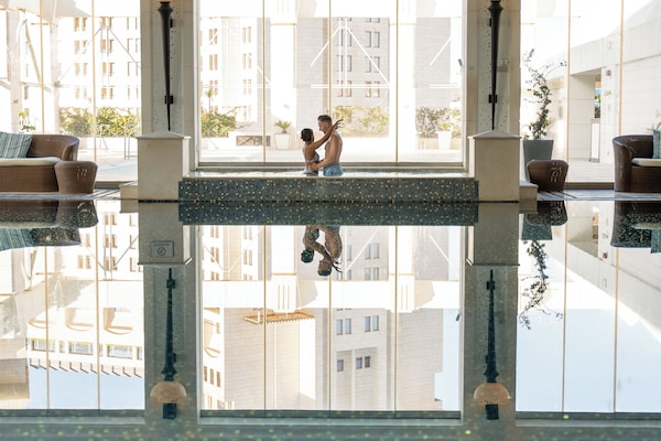 Indoor pool, seasonal outdoor pool, sun loungers