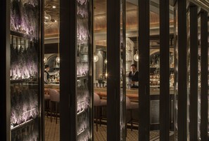 4 restaurants; breakfast, lunch, dinner, and brunch served - Four Seasons Hotel Amman (Amman)