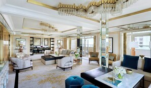 Premium bedding, down duvets, minibar, in-room safe - Four Seasons Hotel Amman (Amman)