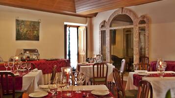 Breakfast, lunch, dinner served; Portuguese cuisine